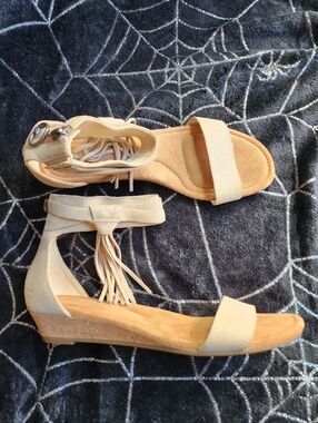 Koolaburra Ugg Low Heel Sandals